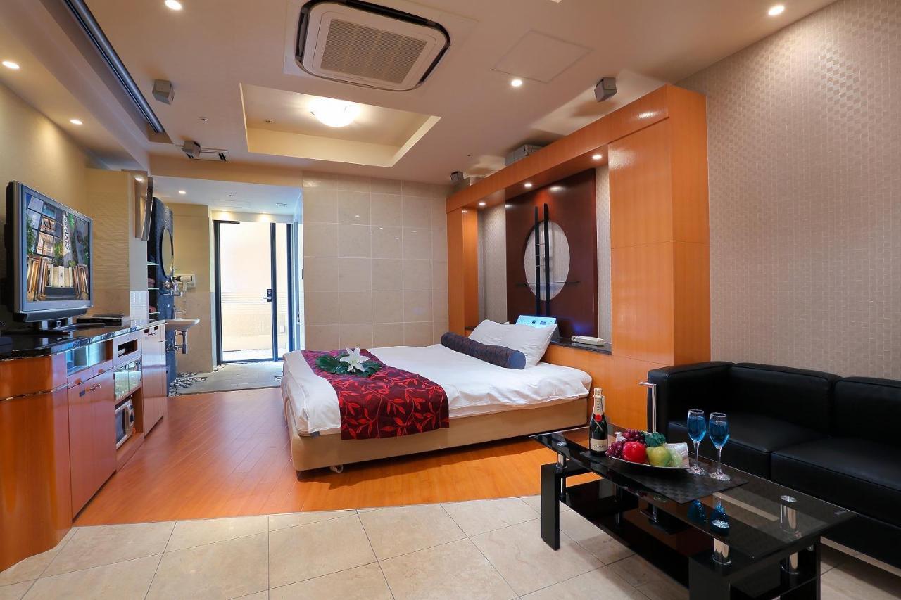 Hotel Axis -アクシス- (Adults Only) Ōsaka Eksteriør bilde
